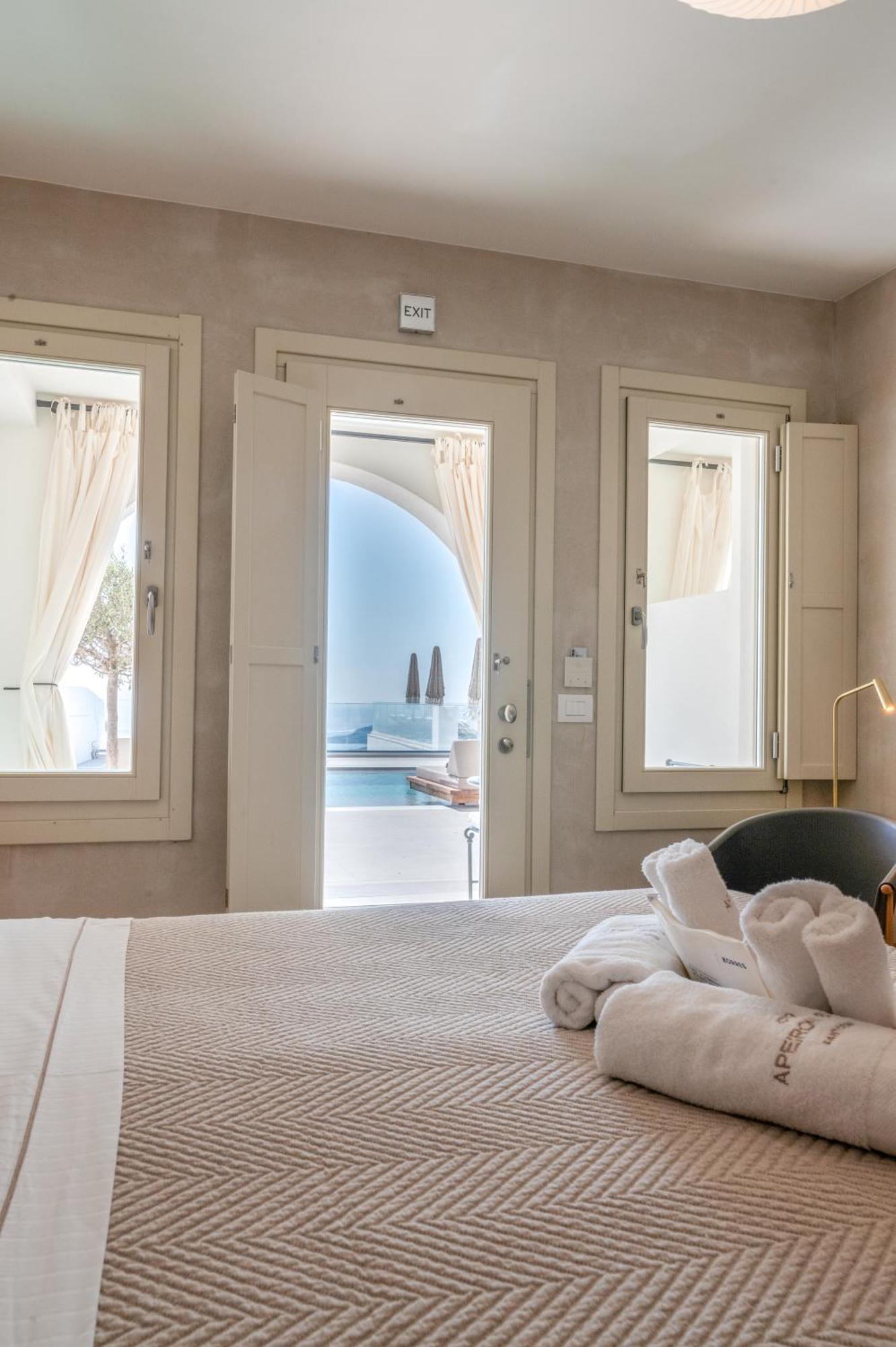 Apeiron Blue Santorini - Sustainable Adults Only 14 Plus Fira  Habitación foto
