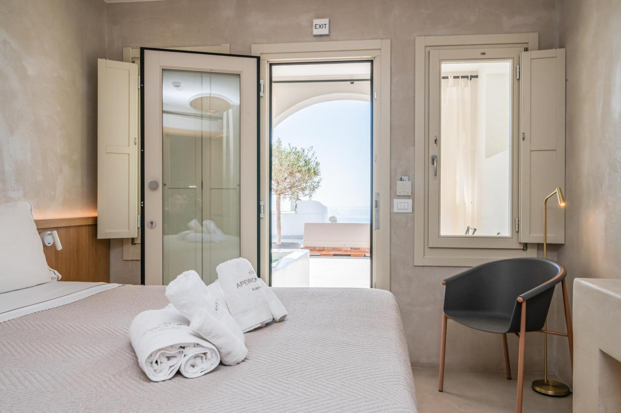 Apeiron Blue Santorini - Sustainable Adults Only 14 Plus Fira  Habitación foto