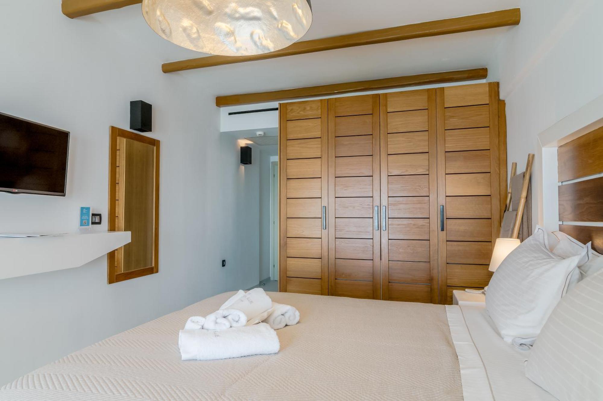 Apeiron Blue Santorini - Sustainable Adults Only 14 Plus Fira  Exterior foto